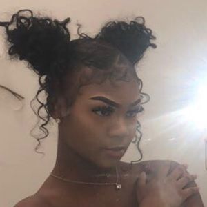 Meet your Posher, Lyn